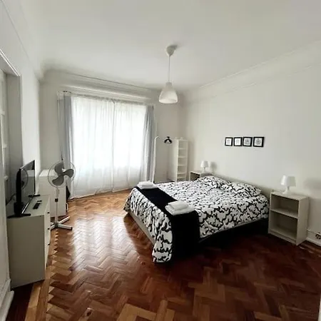 Solo Grande Con Balcon * Lisboa