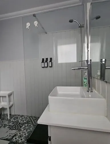 Solo Grande Con Balcon Homestay